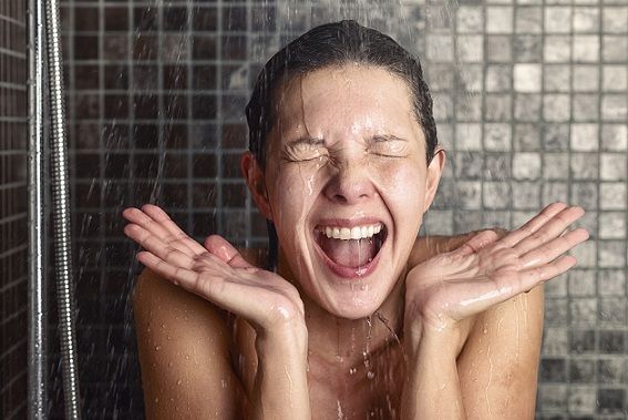 15 benefícios de tomar banho com água fria (física e mental) 3