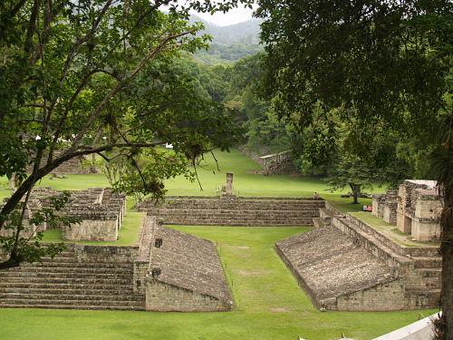 Quais eram os centros cerimoniais maias? 5