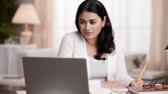 Eficácia da psicologia online na ansiedade e depressão 1