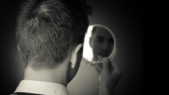 Medo de espelhos (catoptrofobia): causas, sintomas e terapia 1