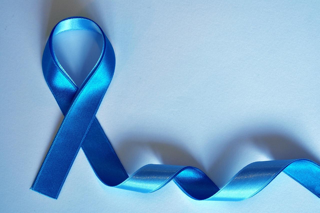 Cinta azul, símbolo mundial de la lucha y prevención del cáncer de próstata